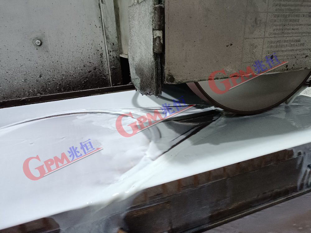 機(jī)械加工實景照片 14：平面磨（臥軸矩臺往復(fù)式）